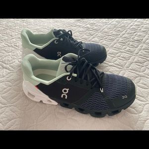 Women’s size 8 On Cloudflyer running shoes. EUC.